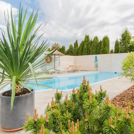 Sea Шале Стегна